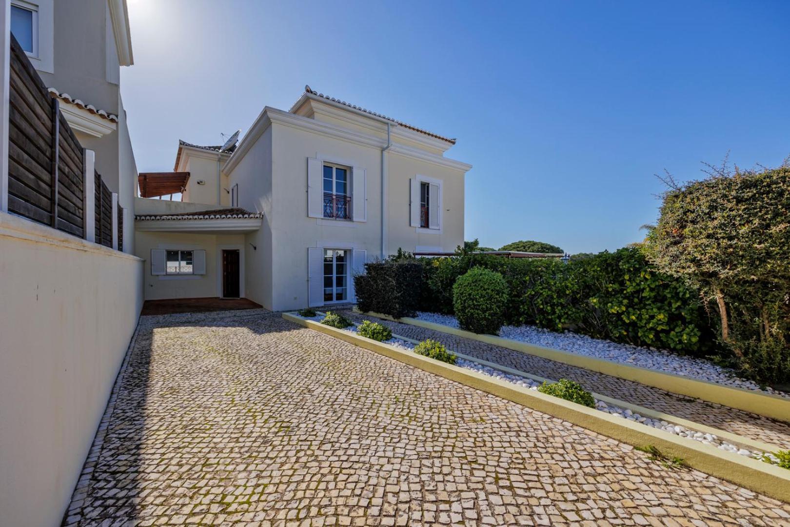 Pine Haven Apartment Faro Exterior photo